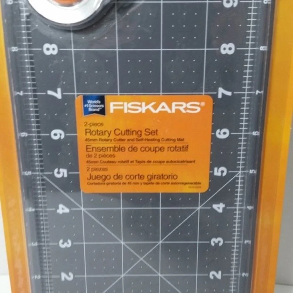 Fiskars Rotary Cutting Set Cutter + Mat